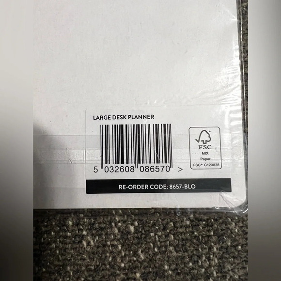 NWT Large Desk Planner - Picture 3 of 6